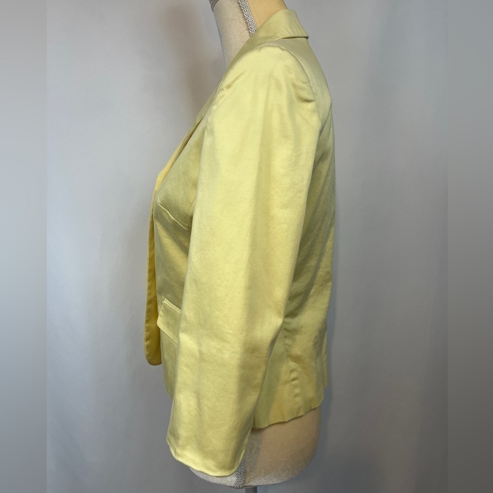 Yellow Blazer Top with 3/4 Sleeve and Lining Size 6P - Picture 6 of 8